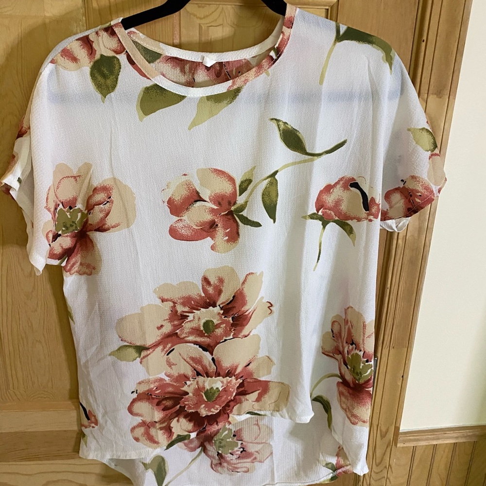 Women’s floral top